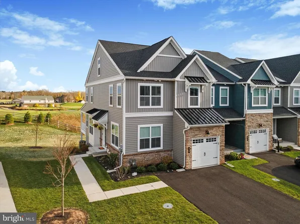 25 Copper Ct, Royersford, PA 19468