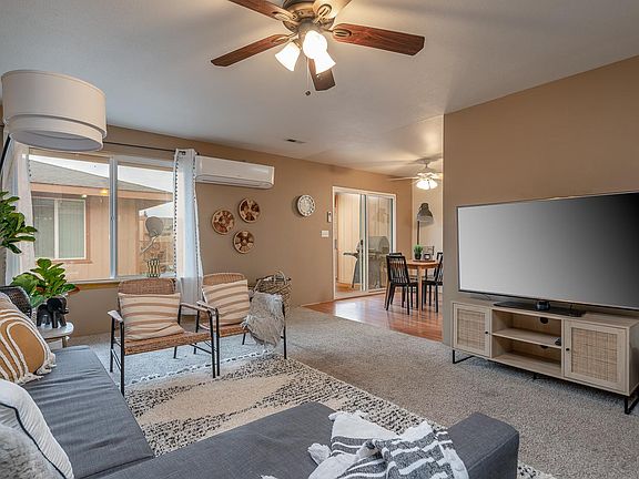 3rd image of 3121 W Hood Ave APT I205