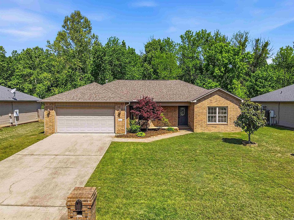1st image of 240 Plum Dr