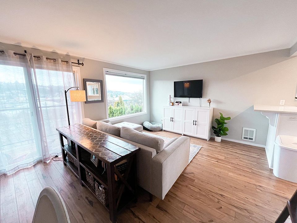 1st image of 3420 15th Ave W APT 201