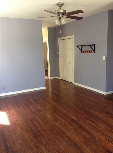 1st image of 4929 W Drummond Pl #1