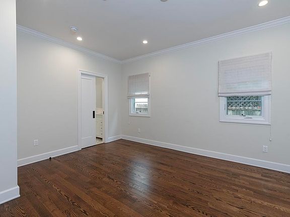 4th image of 1131 Marengo Ave