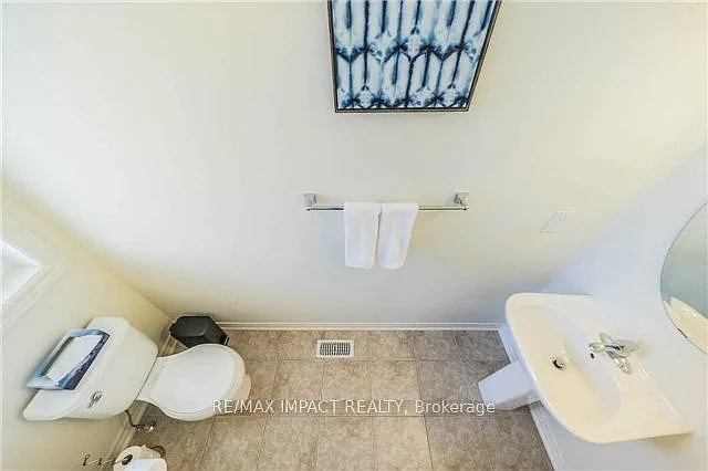 4 bed, $2,900 — Photo 4