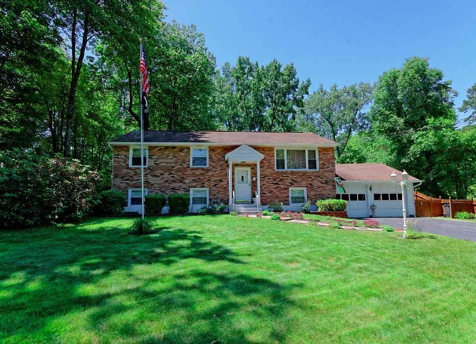 1st image of 50 Bayberry Dr