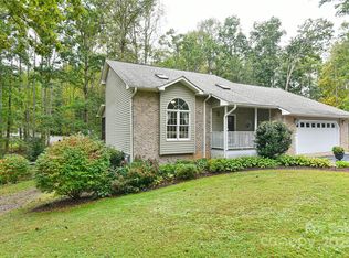 145 Fox Glen Dr, Arden, NC 28704