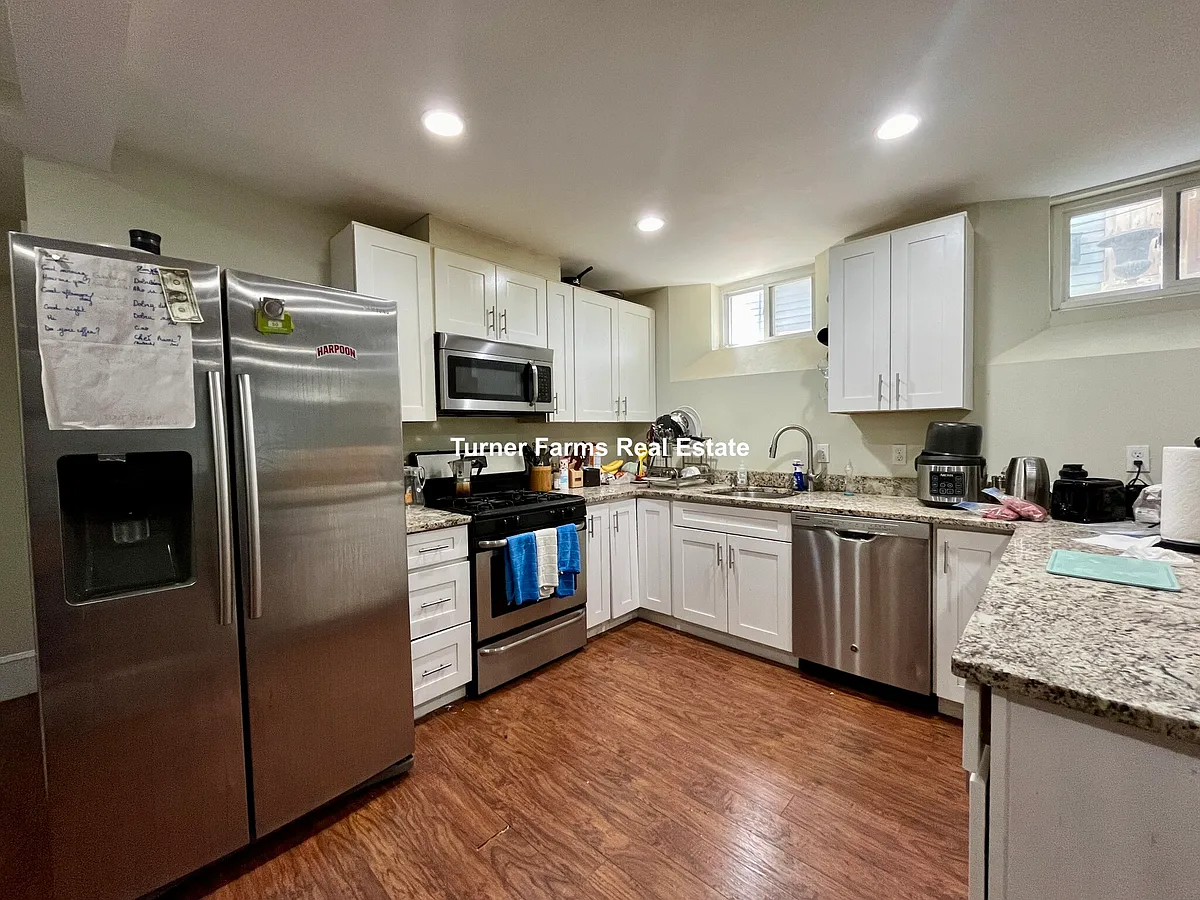 Building Photo - 231 Norfolk St #1A