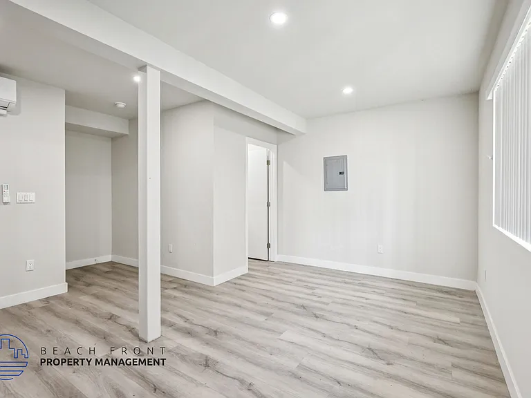 716-722 East 7th Street — Photo 20