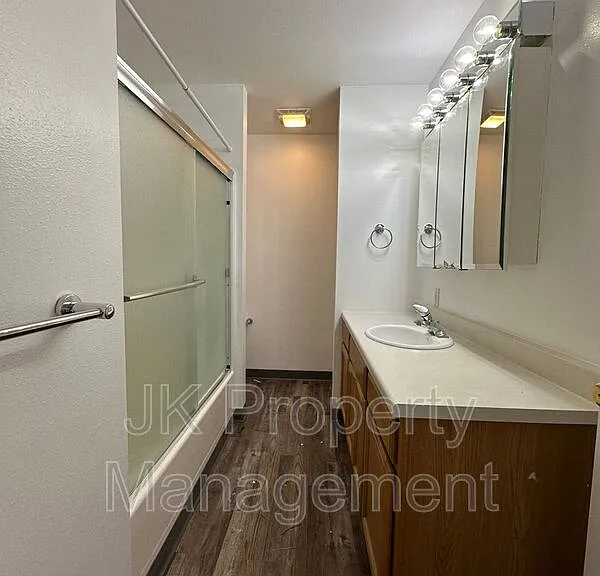 1210 5th St S #10 — Photo 15