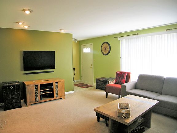 3rd image of 1329 Yarmouth Ct #1329