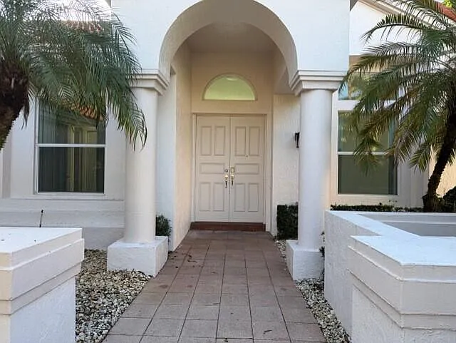 Building Photo - 2690 Oakmont