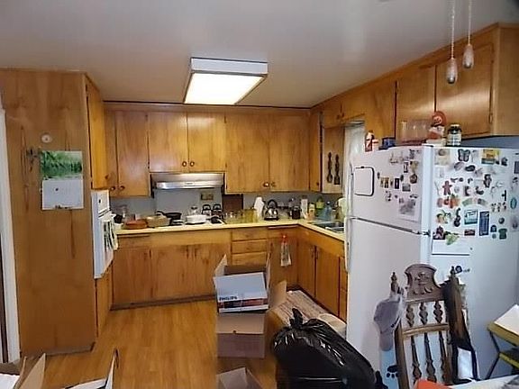 3rd image of 2919 W 3835 S