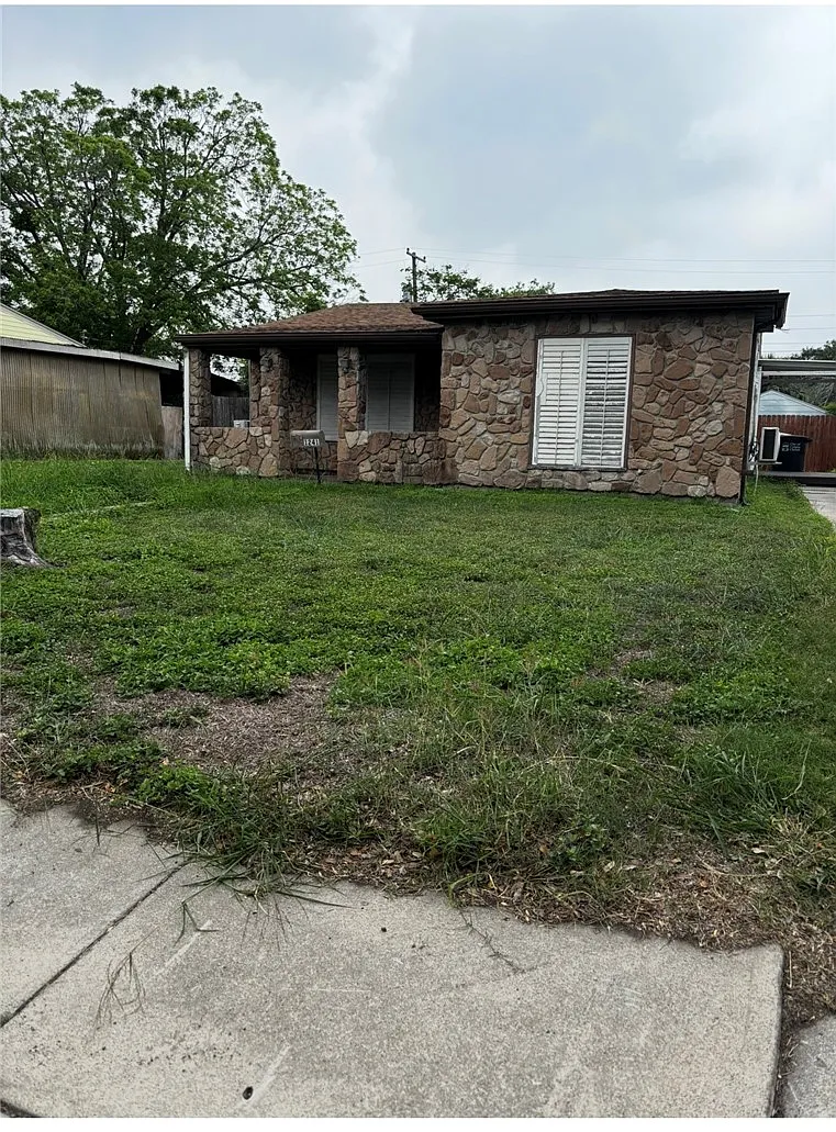 Building Photo - 1241 Cambridge Dr