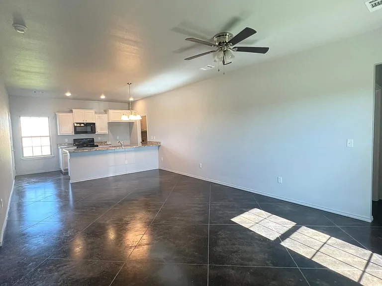 5009 Weiblen St — Photo 9