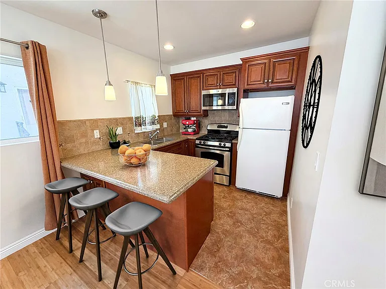 11267 Otsego St — Photo 5