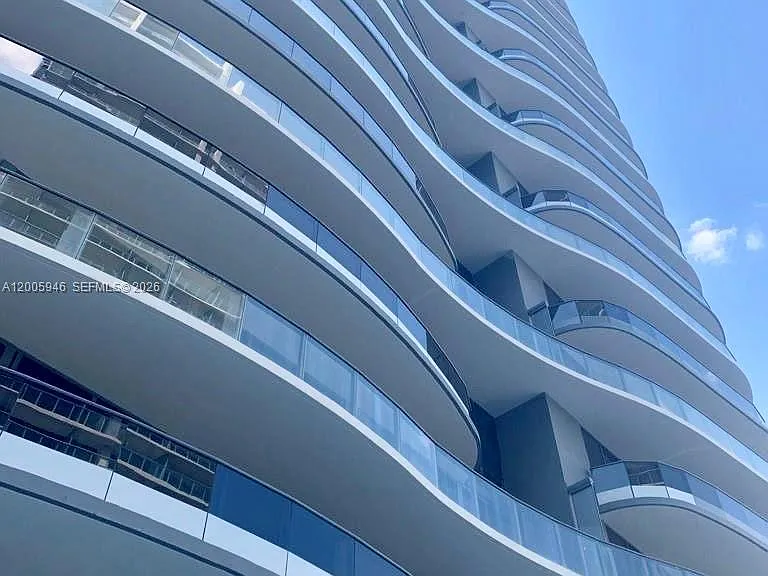 1000 Brickell Plz #4907 — Photo 3