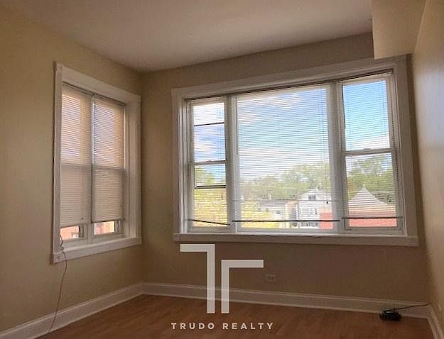 1st image of 3717 W Montrose Ave