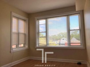3717 W Montrose Ave, Chicago, IL 60618