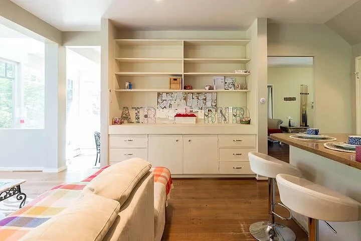 6 bed, 3.5 bath, 2500 sqft, $5,950 — Photo 2
