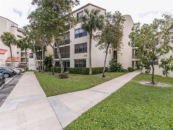 4th image of 2316 S Cypress Bend Dr APT 120