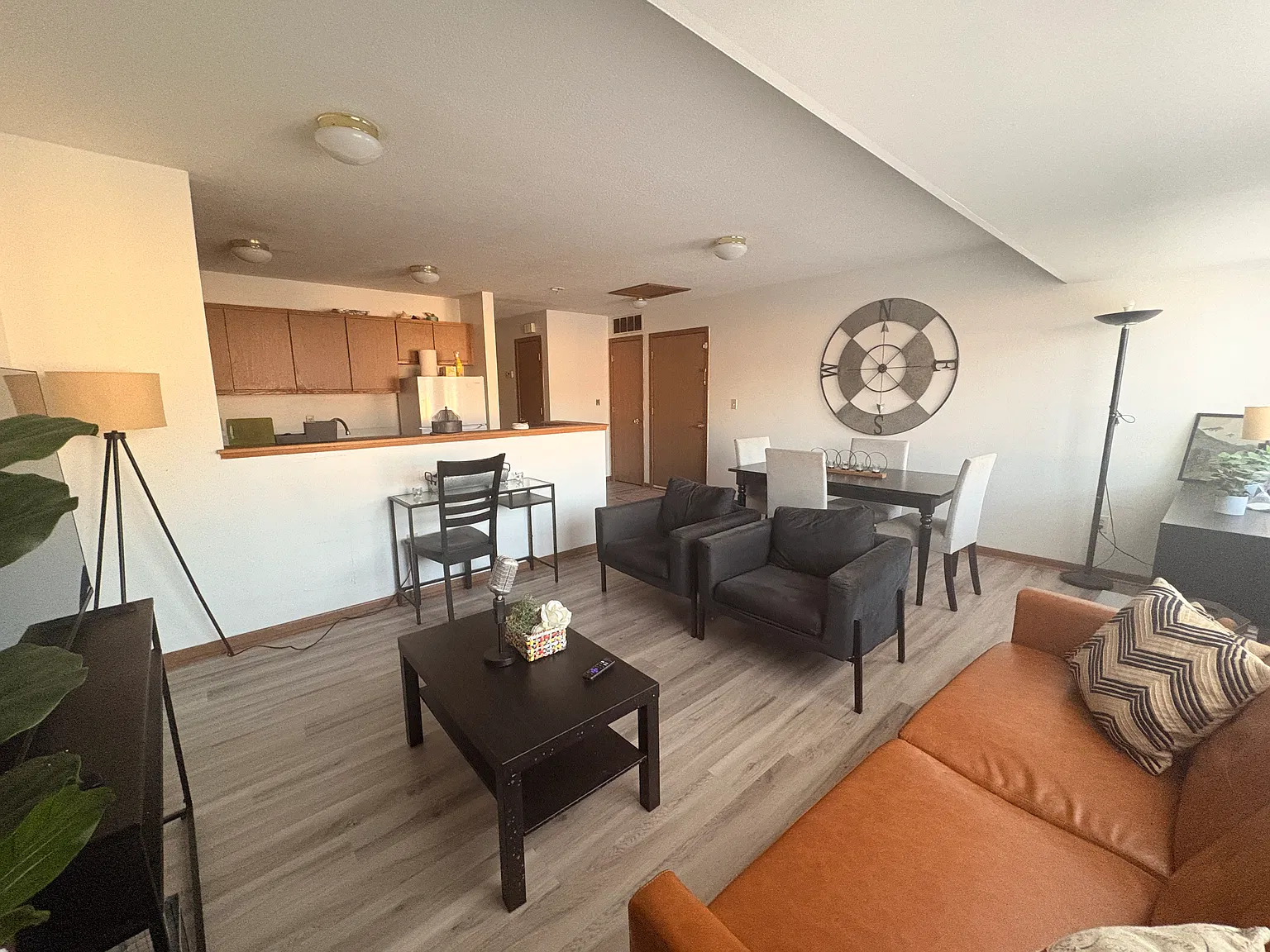 2 bed, 750 sqft, $2,050 — Photo 4