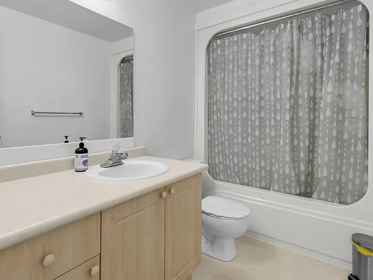 50 Chapman Ct #14 — Photo 4
