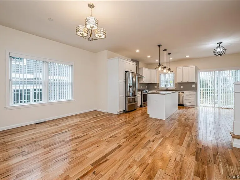 11 Park Ave E #11 — Photo 4