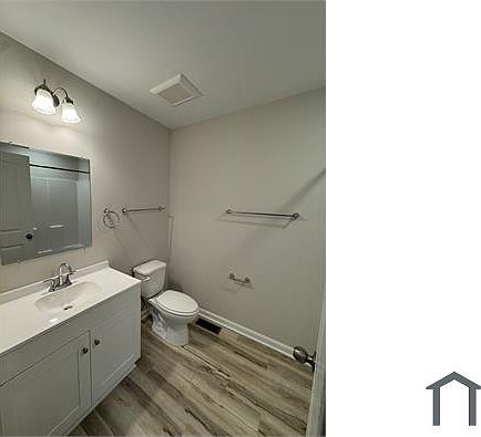 5th image of 2989 E 8th Ave