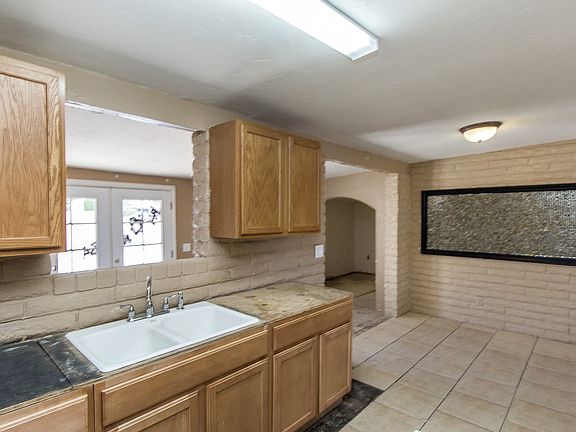5th image of 213 E Saguaro St