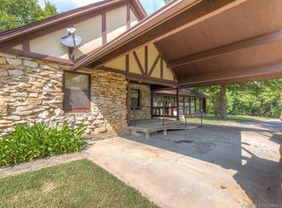 17961 Oaklawn Dr, Claremore, OK 74017
