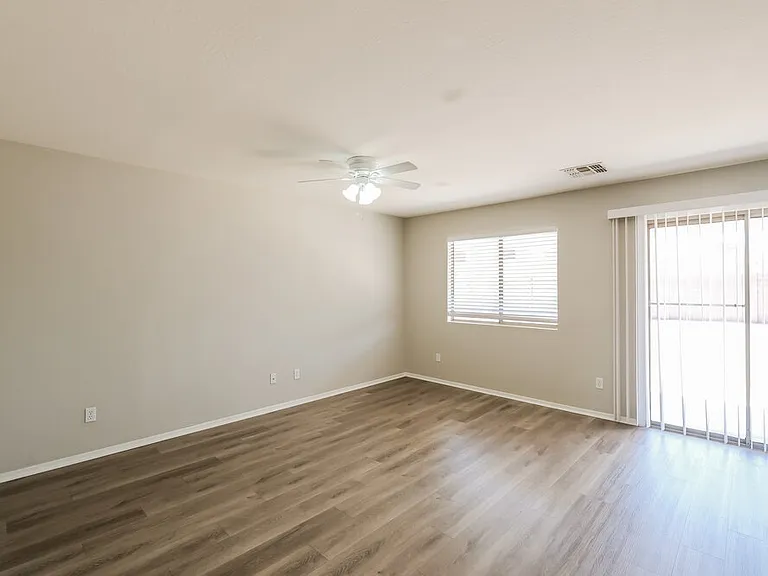 8633 W Cordes Rd — Photo 7