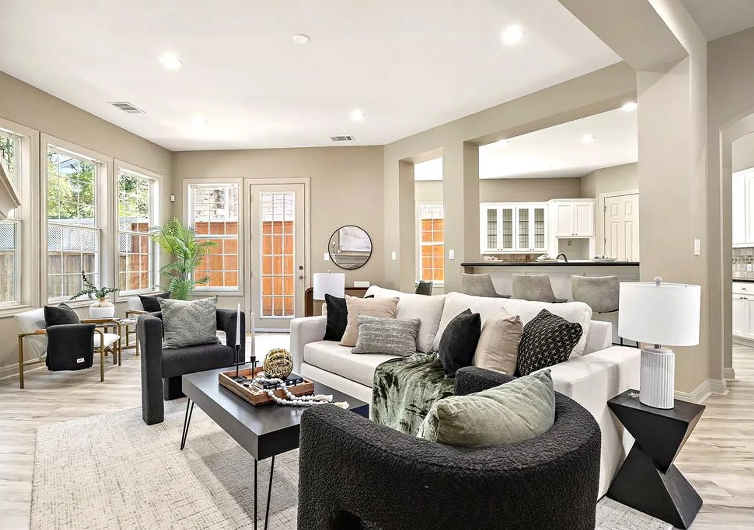 3508 Red River St - spacious 6 bed walking to UT for Aug 2028 — Photo 3