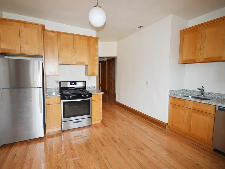 852 W Waveland Ave #3 — Photo 1