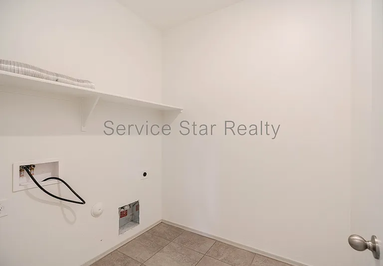 1167 W Del Monte Pl — Photo 7