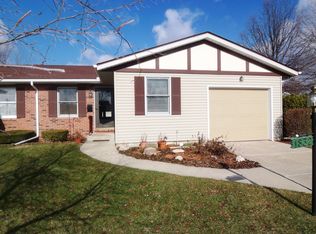 1832 Saint Michaels Ct, South Bend, IN