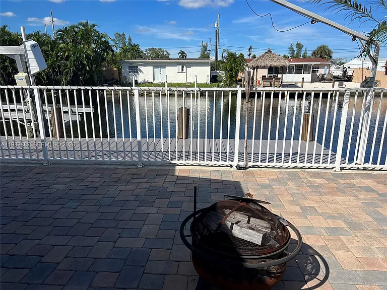 2713 Sherman St — Photo 3