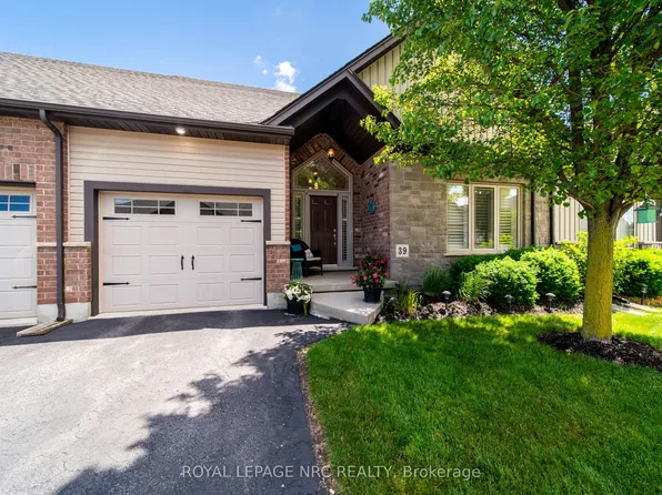 9440 Eagle Ridge Dr #39, Niagara Falls, ON L2H 0G6