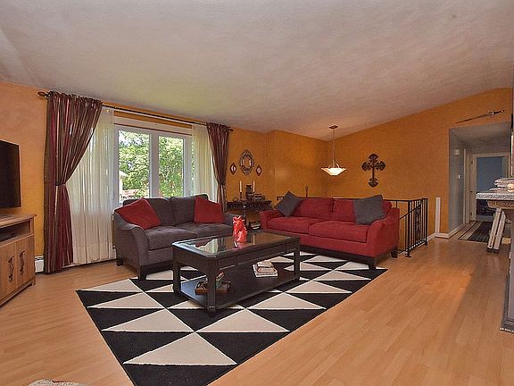 2nd image of 27 Sherri Dr
