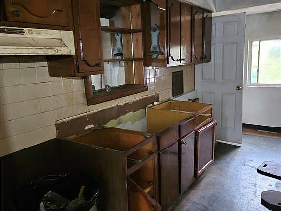 4th image of 10153 Ventura Dr