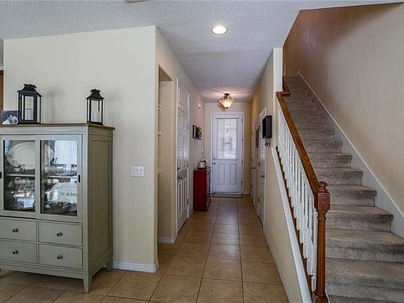 3rd image of 1122 Victoria Glen Dr