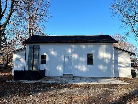 2nd image of 207 E Marshall St