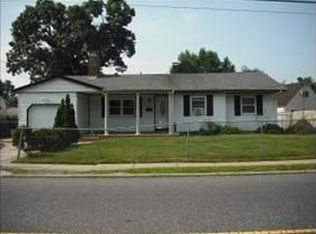 932 Candlewood Rd, Bay Shore, NY 11706