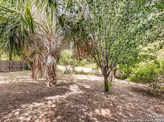 2nd image of 10426 Pelican Oak Dr