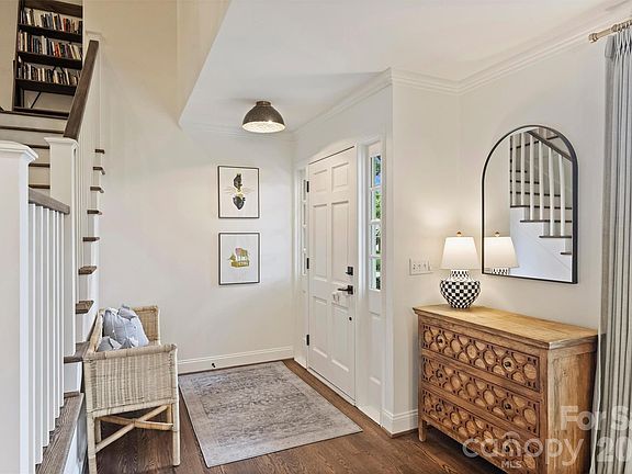 3rd image of 601 Lansdowne Rd