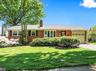 16 Cherrywood Rd, Wyomissing, PA 19610