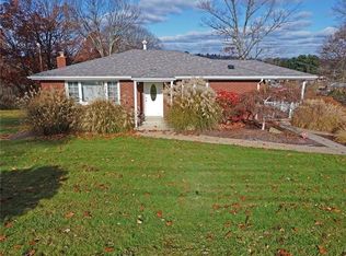 220 Edwin Dr, North Huntingdon, PA 15642