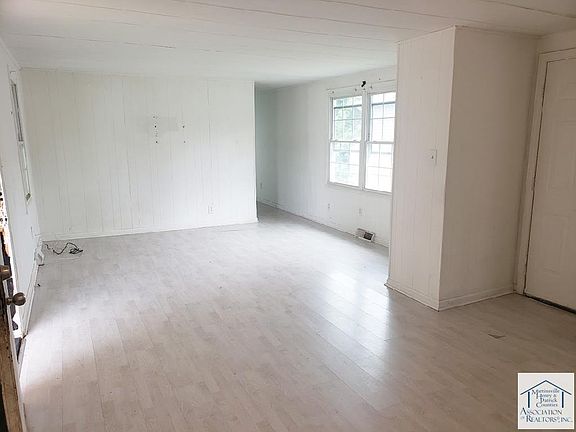 4th image of 60 Parkway Dr