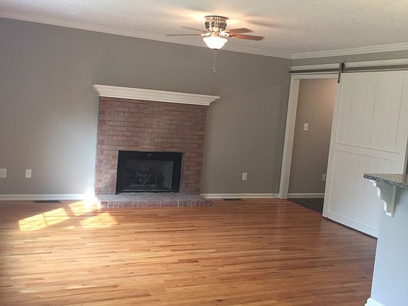 3rd image of 2707 Crossridge St