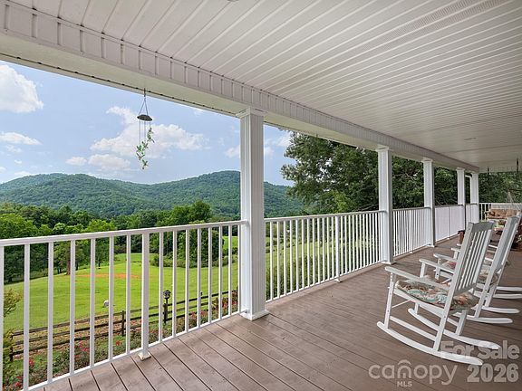 3rd image of 24 Nesbitts Olde Farm Rd