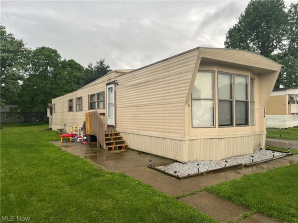 324 Fairview St, West Lafayette, OH 43845