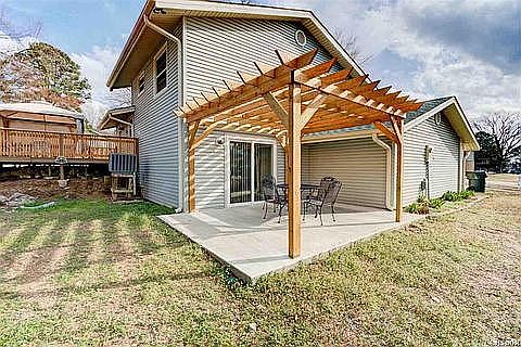 5th image of 150 Fairwood Cir